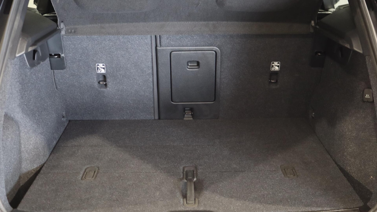 Used Volvo XC40 2025 for sale - 76122158: Photo 13