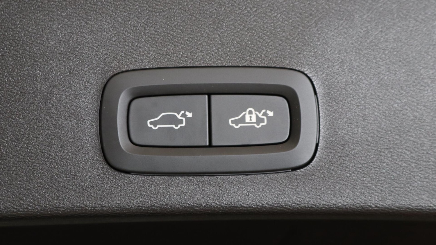Used Volvo XC40 2025 for sale - 76122158: Photo 33