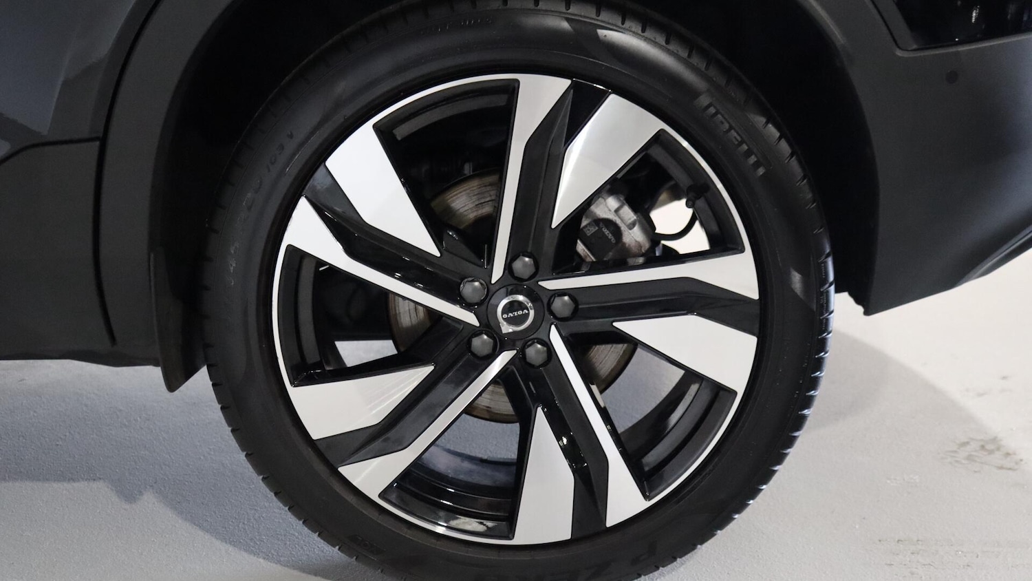 Used Volvo XC40 2025 for sale - 76122158: Photo 9
