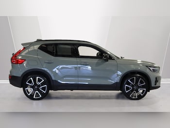 Used Volvo XC40 2025 for sale - 76042491: Photo