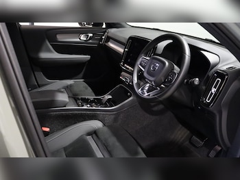 Used Volvo XC40 2025 for sale - 76042491: Photo