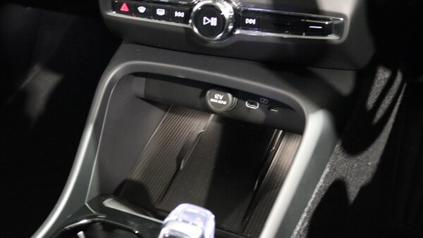 Used Volvo XC40 2025 for sale - 76250930: Photo 35