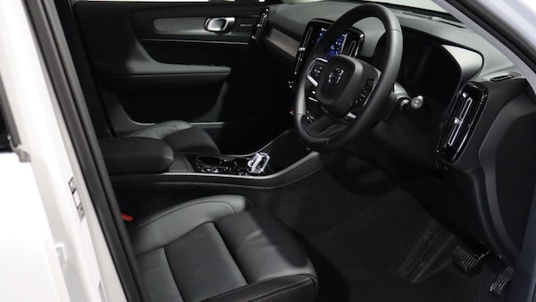 Used Volvo XC40 2025 for sale - 76250930: Photo 4
