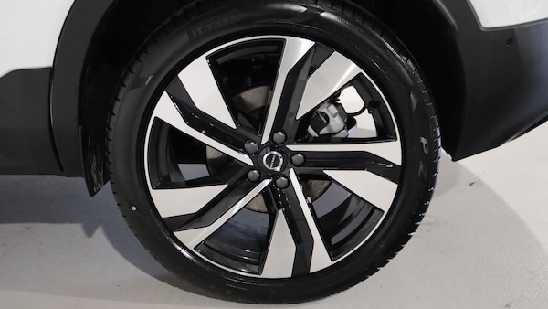 Used Volvo XC40 2025 for sale - 76250930: Photo 9