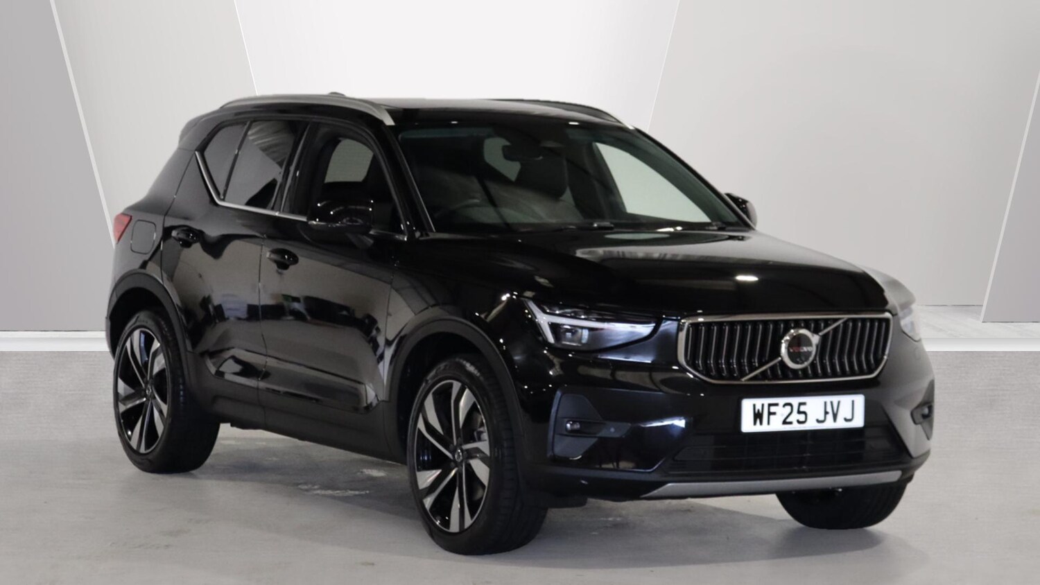 Used Volvo XC40 2025 for sale - 75990888: Photo 1