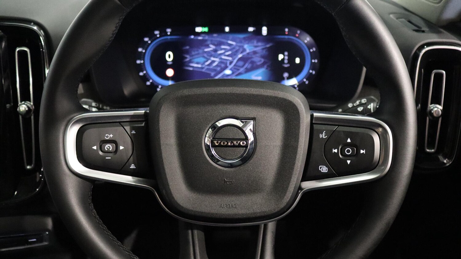 Used Volvo XC40 2025 for sale - 75990888: Photo 10