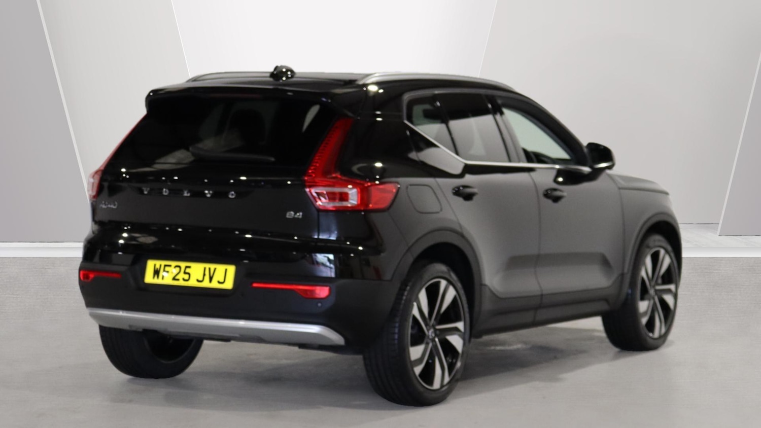 Used Volvo XC40 2025 for sale - 75990888: Photo 2
