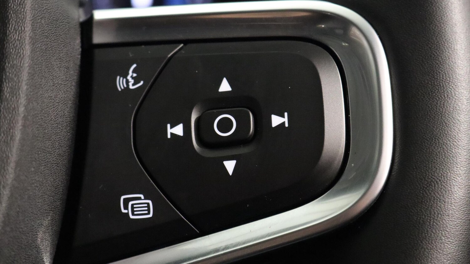 Used Volvo XC40 2025 for sale - 75990888: Photo 20