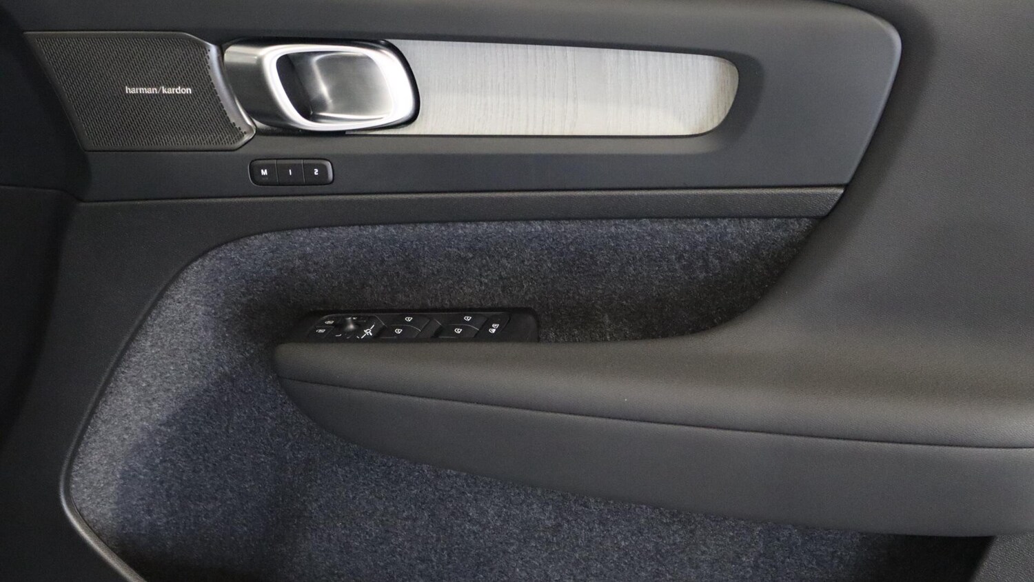 Used Volvo XC40 2025 for sale - 75990888: Photo 27