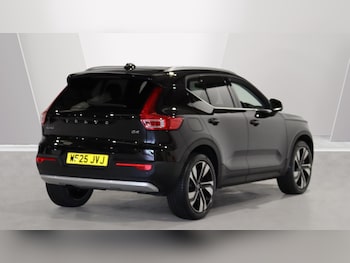 Used Volvo XC40 2025 for sale - 75990888: Photo 2