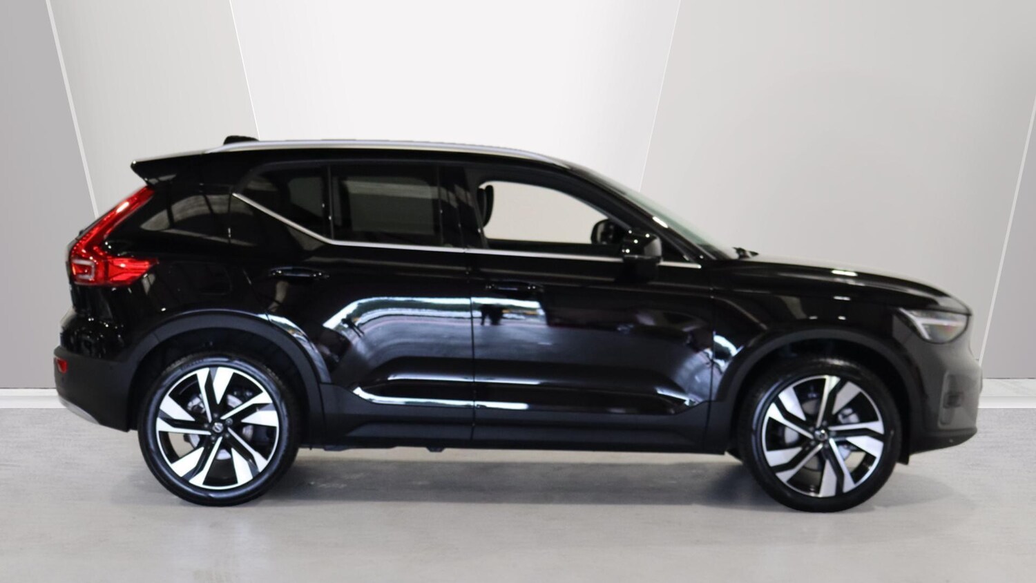 Used Volvo XC40 2025 for sale - 75990888: Photo 3