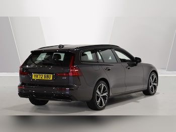 Used Volvo V60 2022 for sale - 76295424: Photo