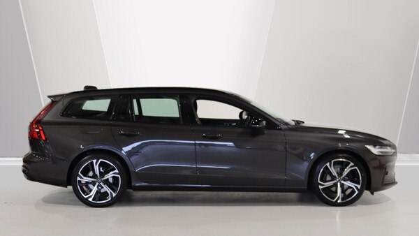 Used Volvo V60 2022 for sale - 76295424: Photo 3