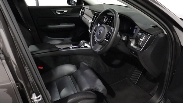 Used Volvo V60 2022 for sale - 76295424: Photo 4