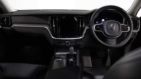 Used Volvo V60 2022 for sale - 76295424: Photo 5