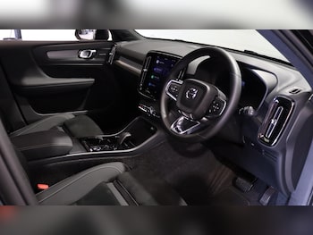 Used Volvo XC40 2025 for sale - 75949998: Photo