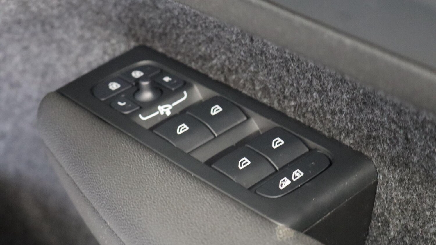 Used Volvo XC40 2025 for sale - 76060485: Photo 22