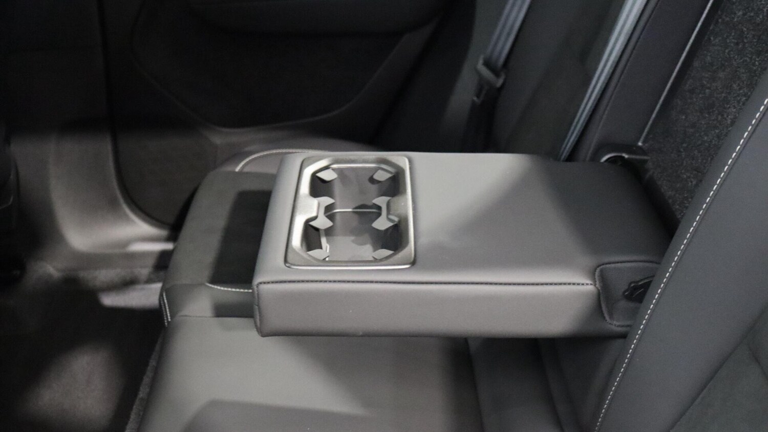 Used Volvo XC40 2025 for sale - 76060485: Photo 32