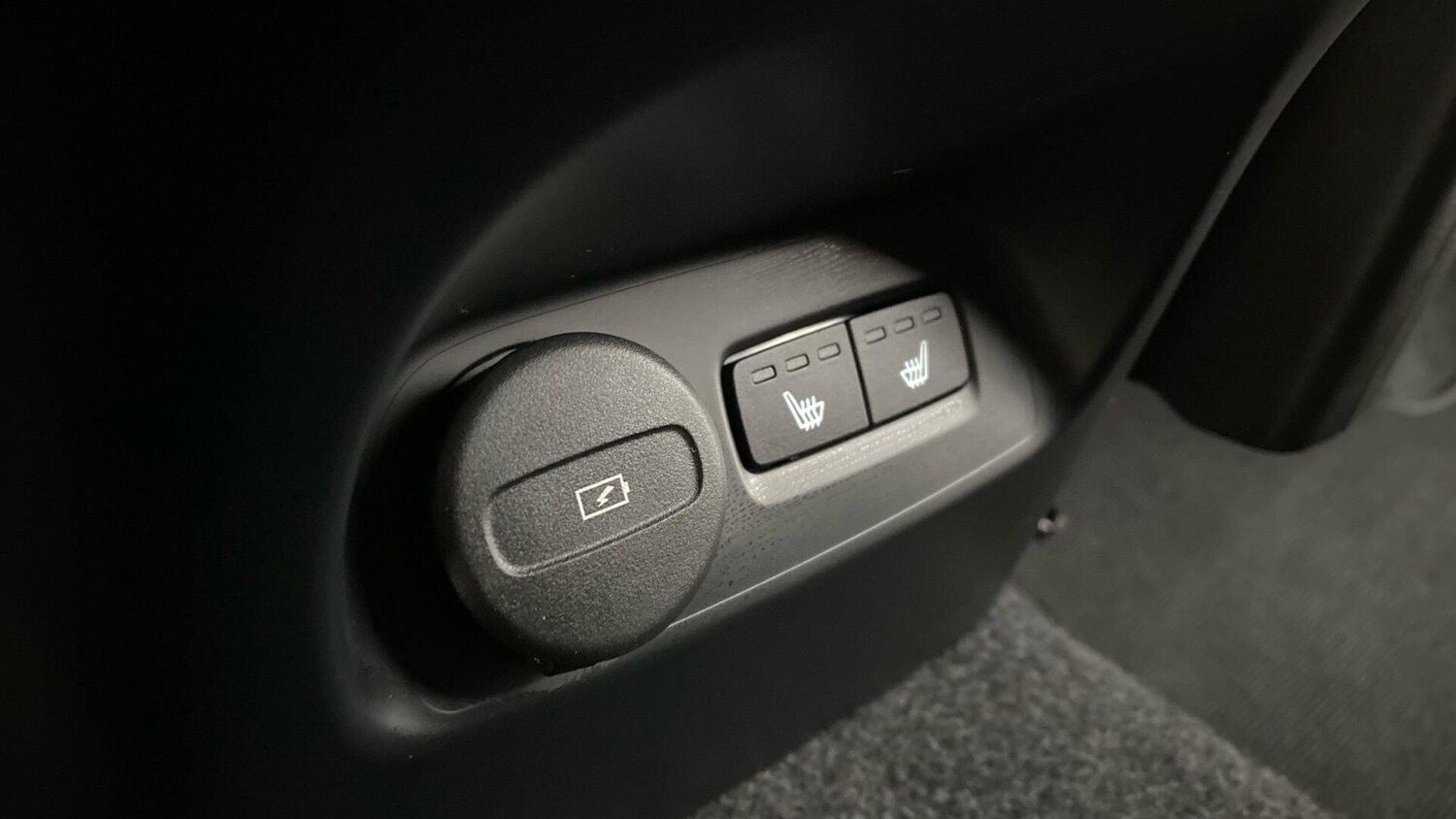Used Volvo XC40 2025 for sale - 76060485: Photo 36