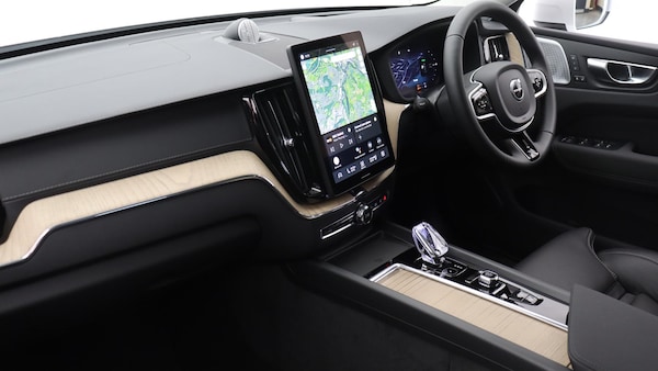 Used Volvo XC60 2025 for sale - 75658303: Photo 45