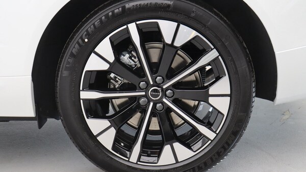 Used Volvo XC60 2025 for sale - 75658303: Photo 9