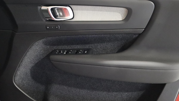 Used Volvo XC40 2025 for sale - 76260536: Photo 25