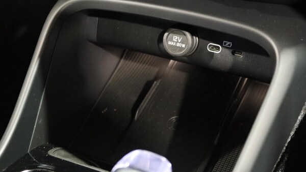 Used Volvo XC40 2025 for sale - 76260536: Photo 32