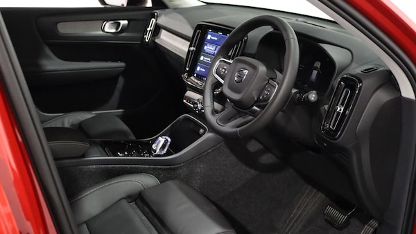 Used Volvo XC40 2025 for sale - 76260536: Photo 4