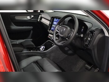 Used Volvo XC40 2025 for sale - 76260536: Photo 4