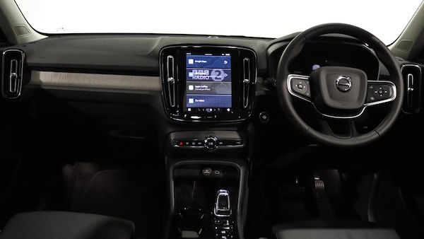 Used Volvo XC40 2025 for sale - 76260536: Photo 5