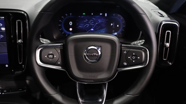 Used Volvo XC40 2025 for sale - 76239408: Photo 10