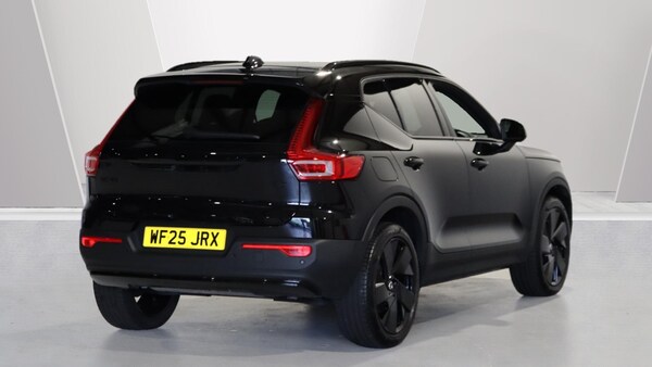 Used Volvo XC40 2025 for sale - 76239408: Photo 2