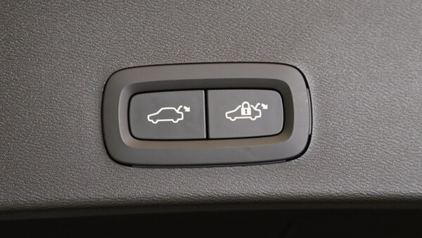 Used Volvo XC40 2025 for sale - 76239408: Photo 33