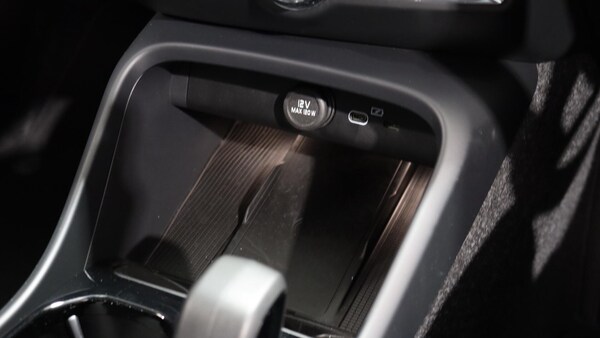 Used Volvo XC40 2025 for sale - 76239408: Photo 35