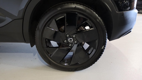 Used Volvo XC40 2025 for sale - 76239408: Photo 9