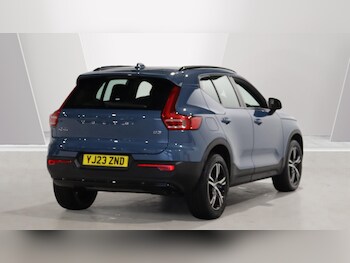 Used Volvo XC40 2023 for sale - 76189803: Photo 2