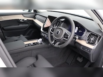 Used Volvo XC90 2025 for sale - 76199680: Photo 4