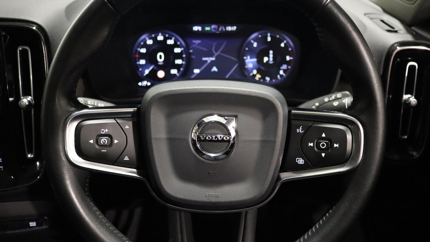 Used Volvo XC40 2019 for sale - 76337053: Photo 10