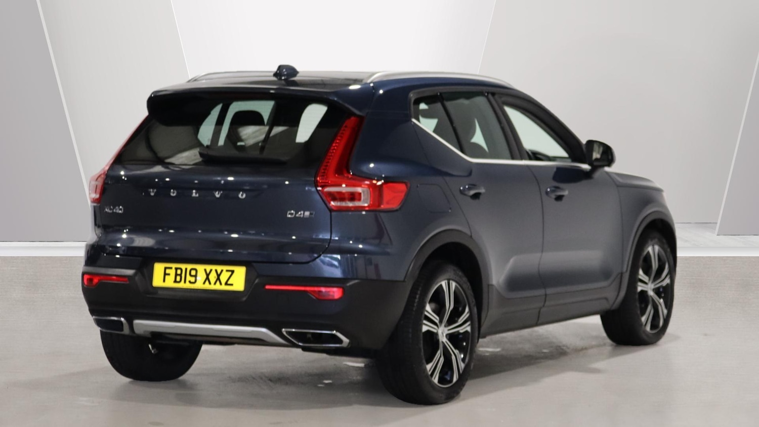 Used Volvo XC40 2019 for sale - 76337053: Photo 2