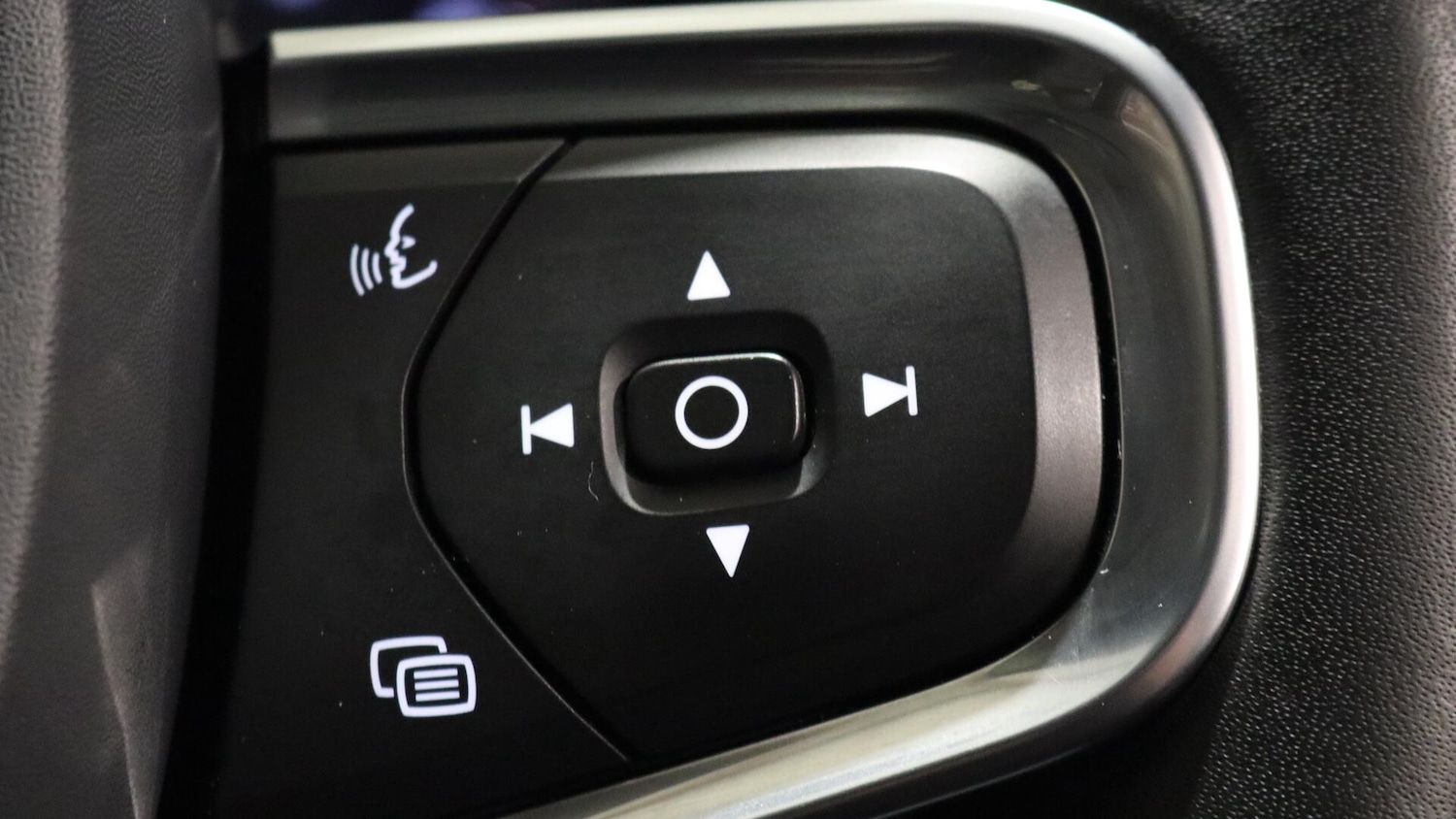 Used Volvo XC40 2019 for sale - 76337053: Photo 21