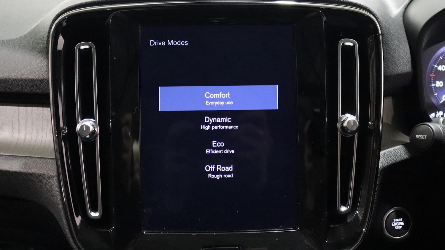 Used Volvo XC40 2019 for sale - 76337053: Photo 40