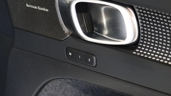 Used Volvo XC40 2023 for sale - 76188784: Photo 33
