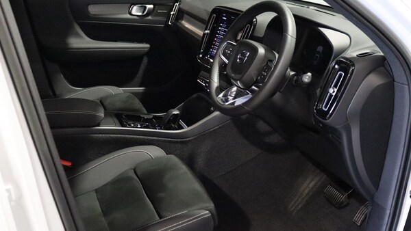 Used Volvo XC40 2023 for sale - 76188784: Photo 4
