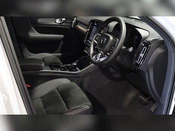 Used Volvo XC40 2023 for sale - 76188784: Photo 4