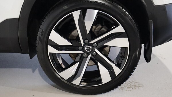 Used Volvo XC40 2023 for sale - 76188784: Photo 9