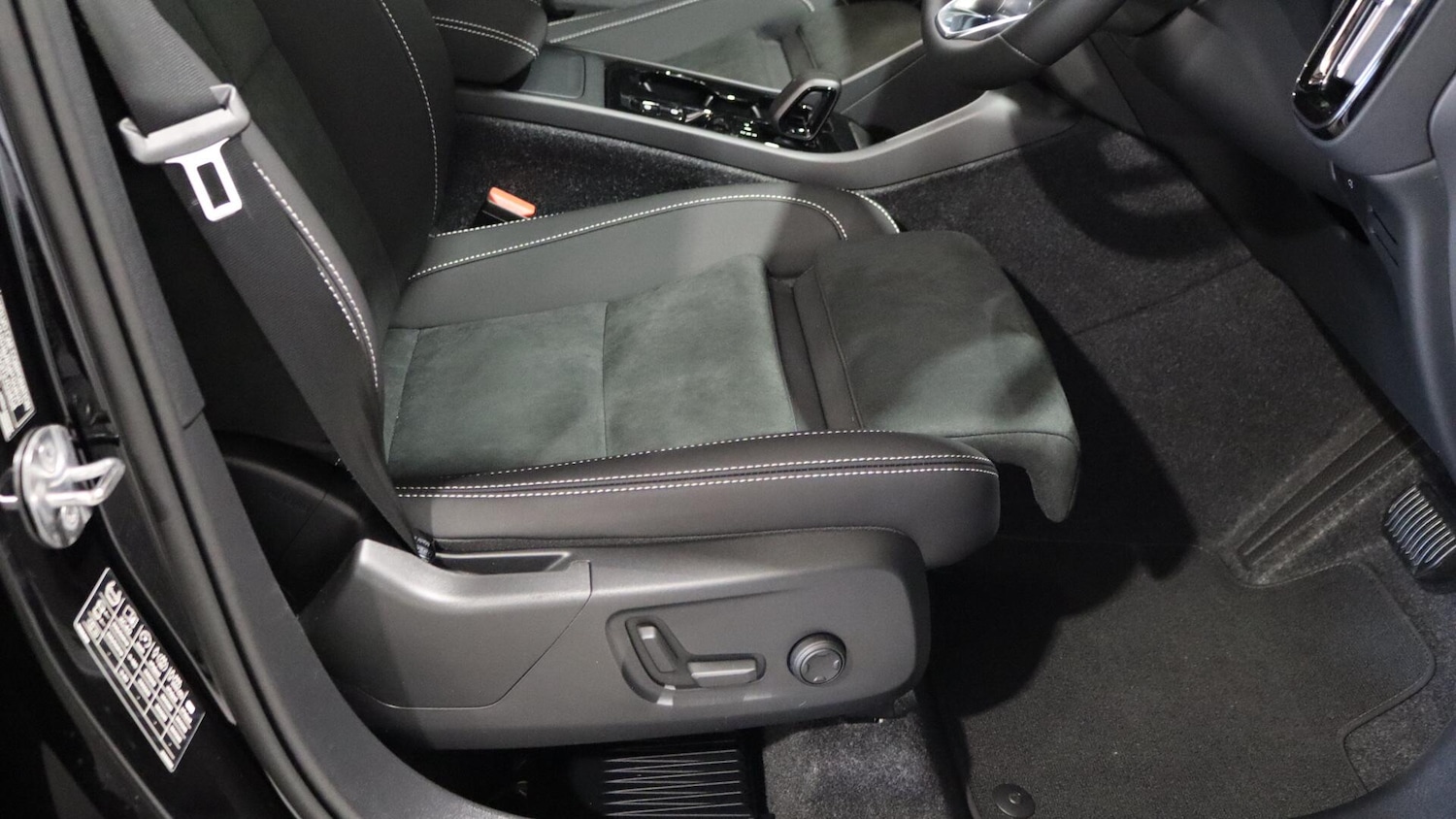 Used Volvo XC40 2025 for sale - 76121445: Photo 26
