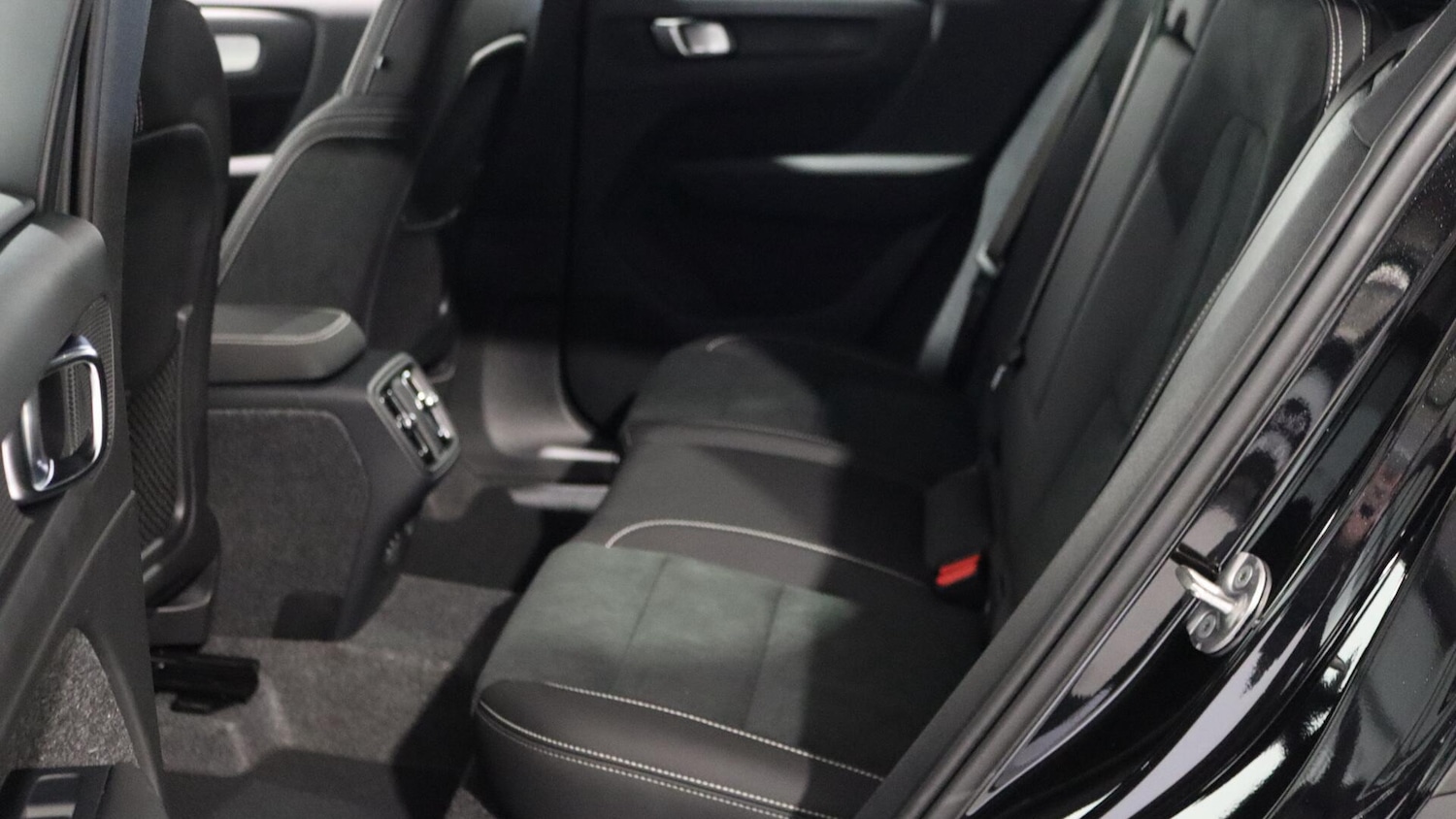 Used Volvo XC40 2025 for sale - 76121445: Photo 28