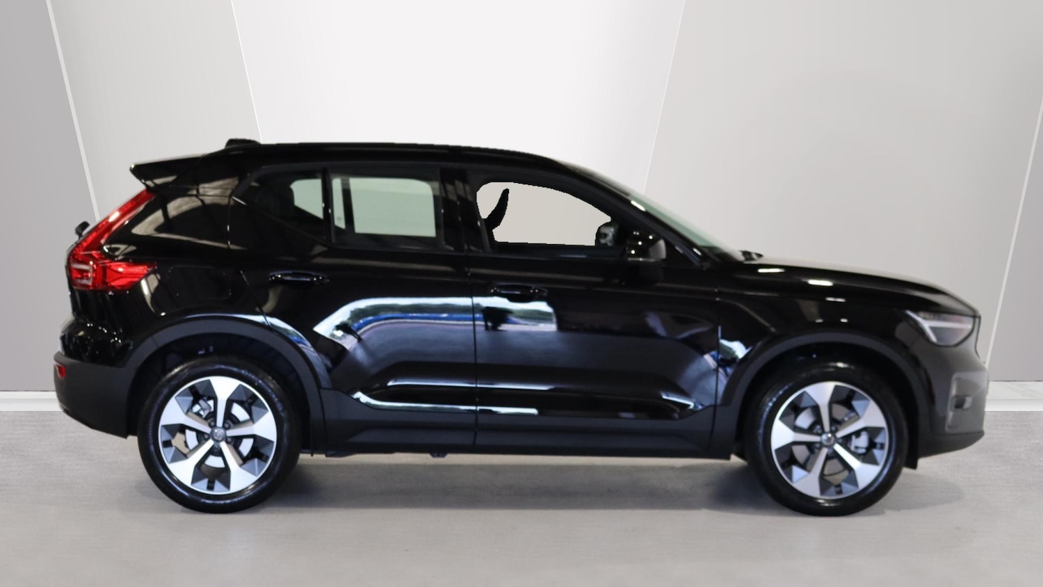 Used Volvo XC40 2025 for sale - 76121445: Photo 3