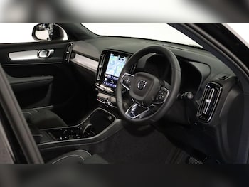 Used Volvo XC40 2025 for sale - 76121445: Photo 4