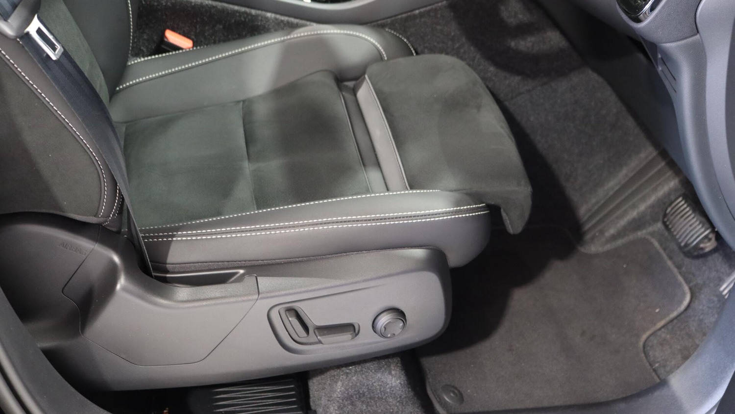 Used Volvo XC40 2025 for sale - 76337632: Photo 26